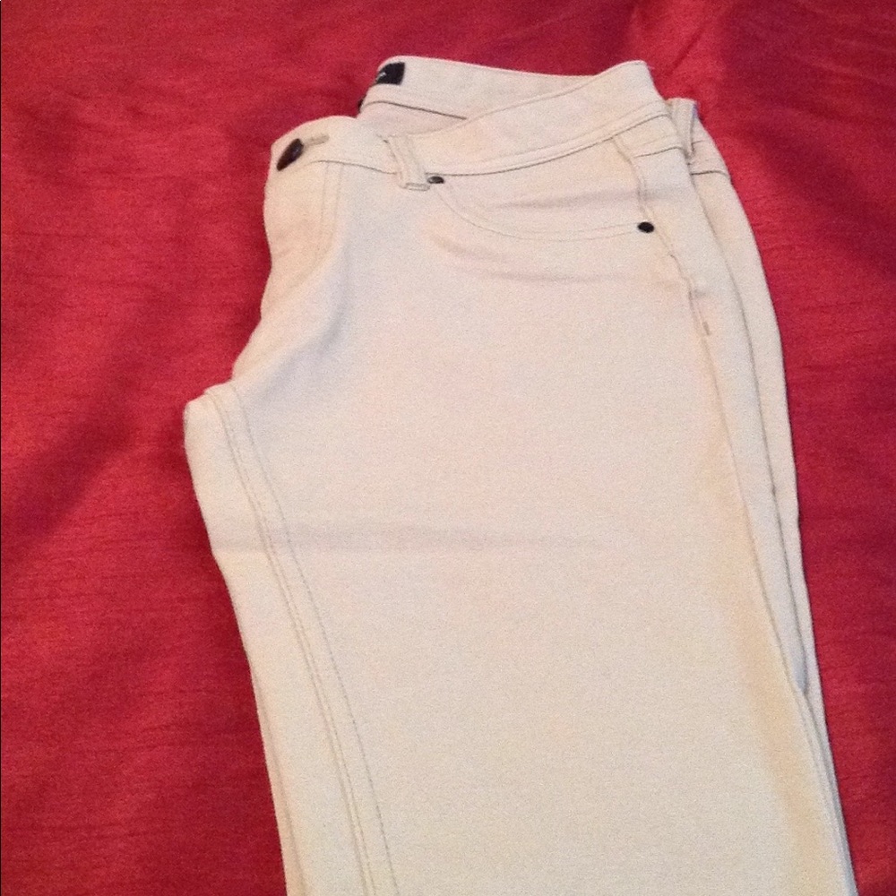 ❤️ Pants - Picture 2 of 3